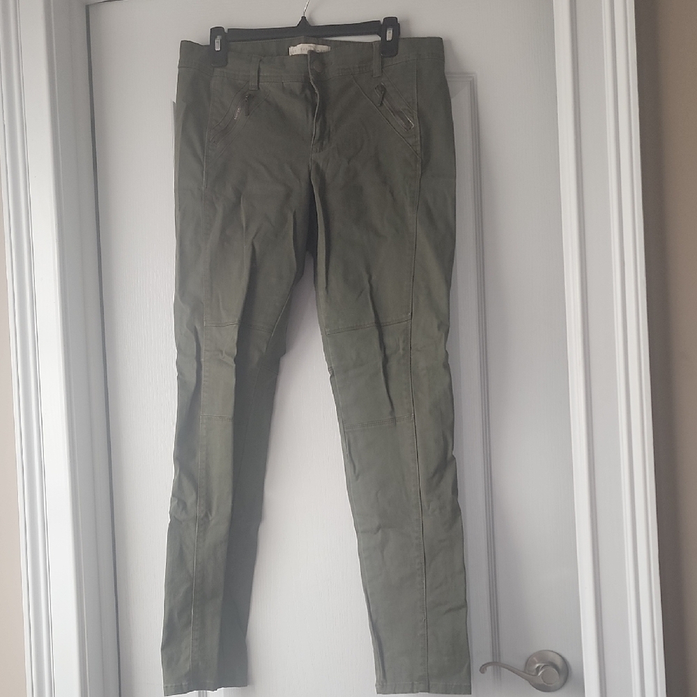 Sleek Green Skinny Jeans with Modern Fit